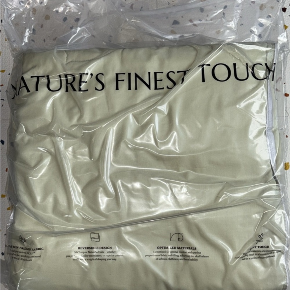 Hugnest Comforter-King - Picture 4 of 4